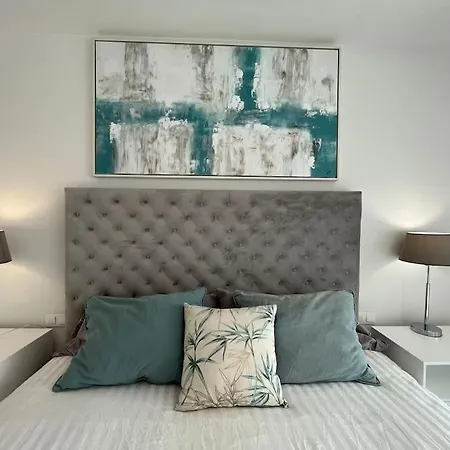 Διαμέρισμα 3 Bed With Sea Views