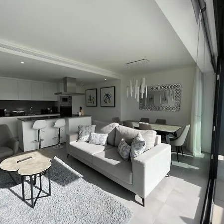 3 Bed With Sea Views Διαμέρισμα *