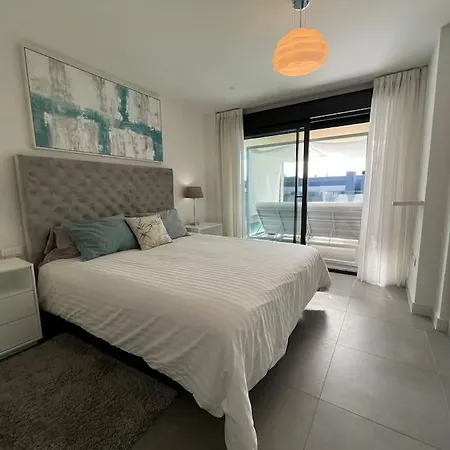 3 Bed With Sea Views * אסטפונה