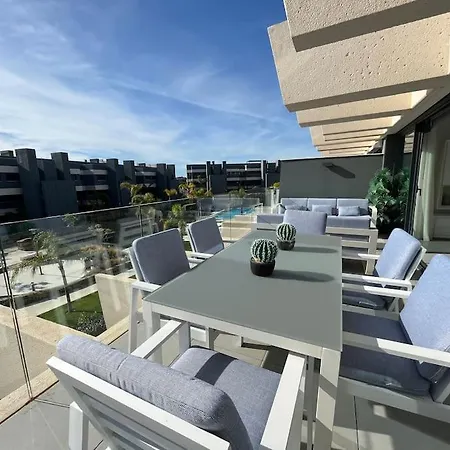 3 Bed With Sea Views *